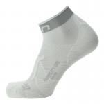 woman Runner`s one low Cut white silver 