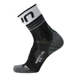 UYN Woman Runner`s one short socks black white 
